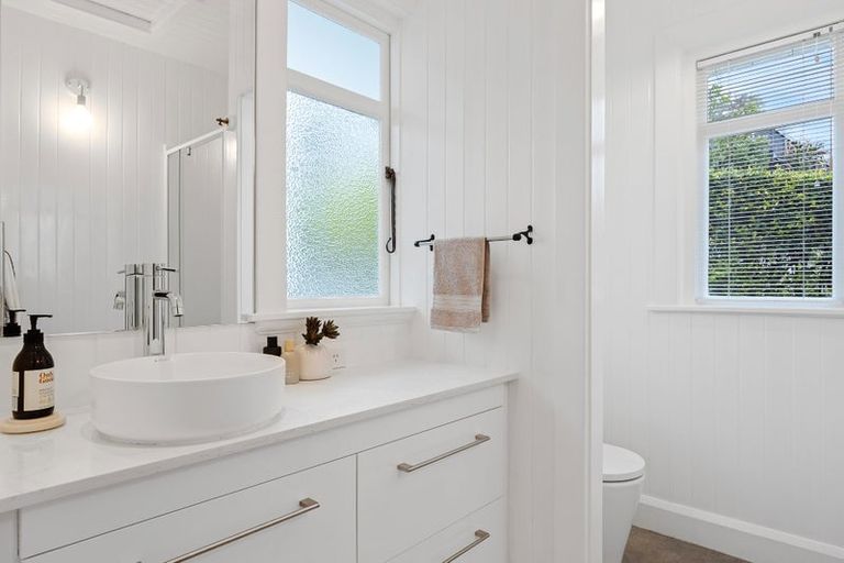 Photo of property in 4 Hackthorne Road, Cashmere, Christchurch, 8022