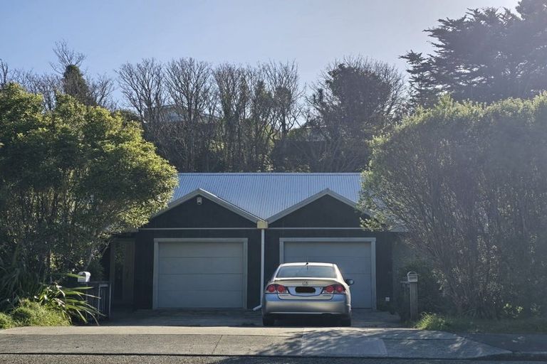 Photo of property in 263 Middleton Road, Glenside, Wellington, 6037