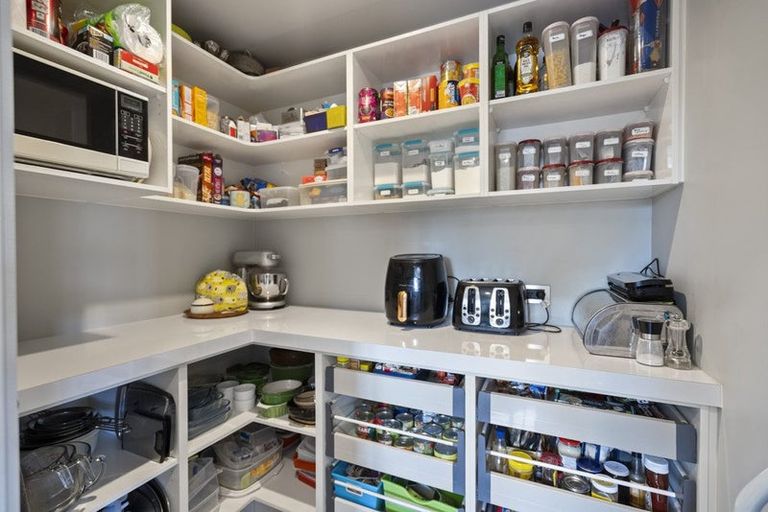 Photo of property in 9 Huetu Place, Bell Block, New Plymouth, 4312