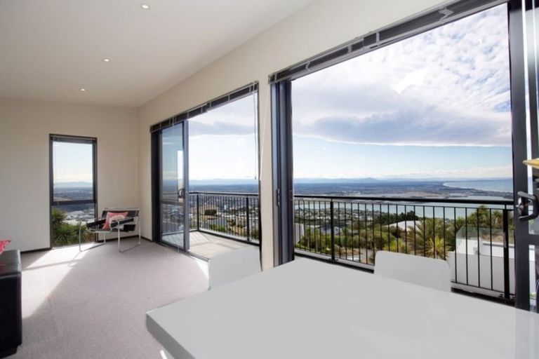 Photo of property in 2 Signal Hill Road, Mount Pleasant, Christchurch, 8081