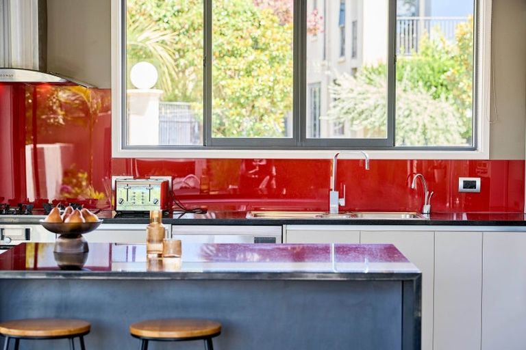 Photo of property in 29d Wai-iti Crescent, Woburn, Lower Hutt, 5010