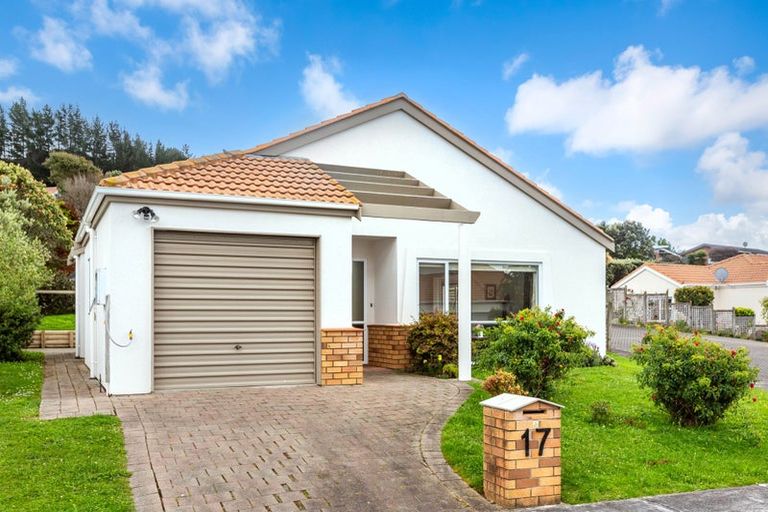 Photo of property in 17 Lakeside Villas, Whitby, Porirua, 5024