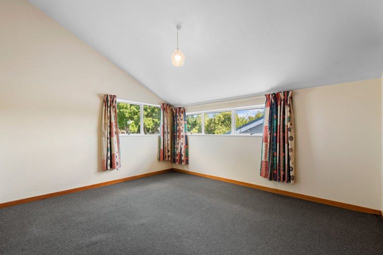 Photo of property in 17 Milverton Avenue, Hokowhitu, Palmerston North, 4410