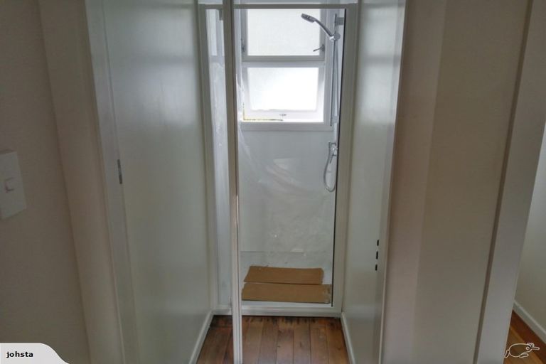 Photo of property in 17 Thurleigh Grove, Karori, Wellington, 6012