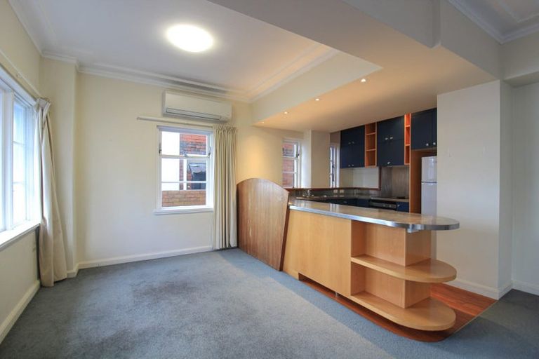 Photo of property in Olympus Flats, 1/280 Oriental Parade, Oriental Bay, Wellington, 6011