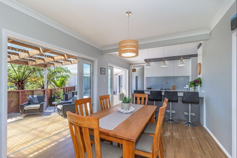 Photo of property in 28 Chester Street, Levin, 5510