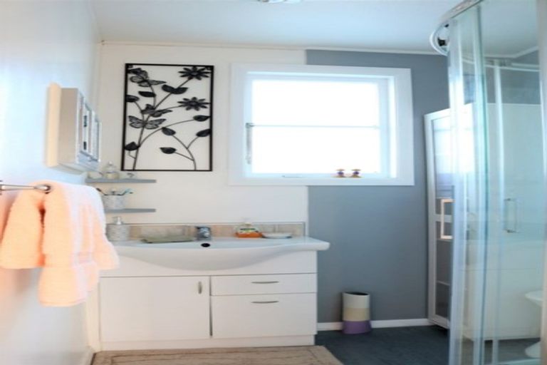 Photo of property in 42 Whittaker Street, Shannon, 4821