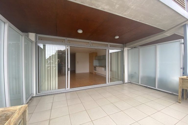 Photo of property in Ocean Breeze Apts, 8107/87 Clyde Road, Browns Bay, Auckland, 0630