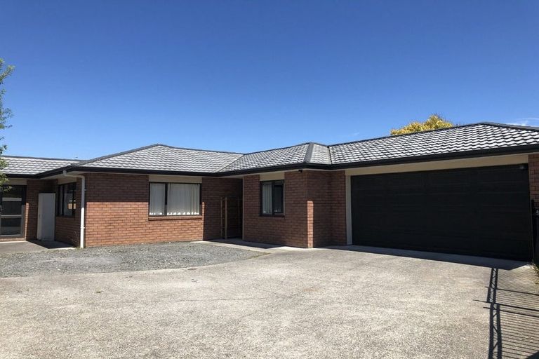 Photo of property in 52b Swanson Road, Henderson, Auckland, 0610