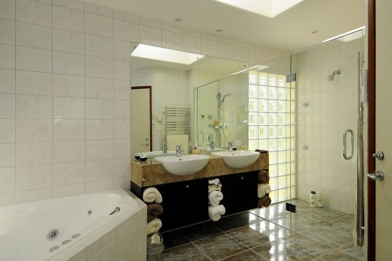 Photo of property in 17a Bayview Road, Paihia, 0200