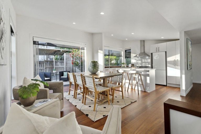 Photo of property in 14a Wellesley Road, Mangere Bridge, Auckland, 2022