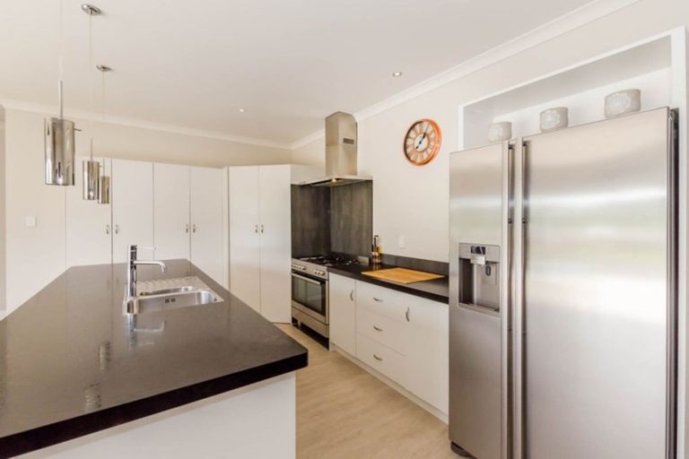 Photo of property in 19 Kew Grove, Raumati Beach, Paraparaumu, 5032