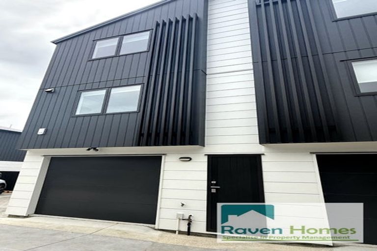 Photo of property in 4/25 Taikata Road, Te Atatu Peninsula, Auckland, 0610