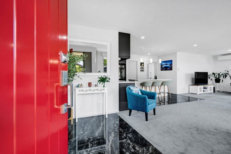 Photo of property in 3 Frederick Place, Whalers Gate, New Plymouth, 4310