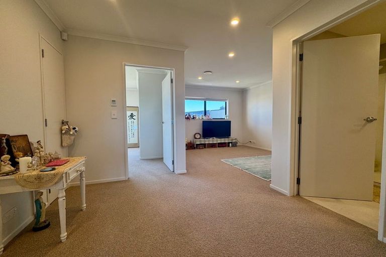 Photo of property in 62 Matairangi Avenue, Totara Heights, Auckland, 2105