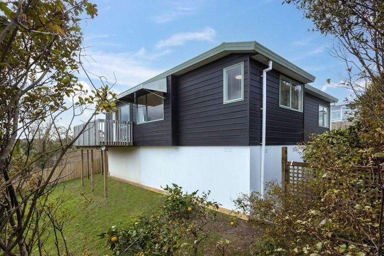 Photo of property in 1/12 Sunnyfield Crescent, Glenfield, Auckland, 0629