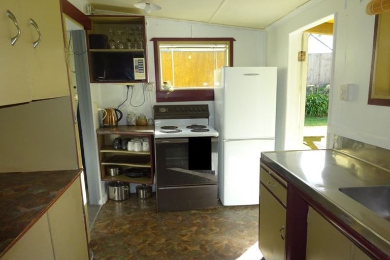 Photo of property in 35 Pratt Avenue, Foxton Beach, Foxton, 4815