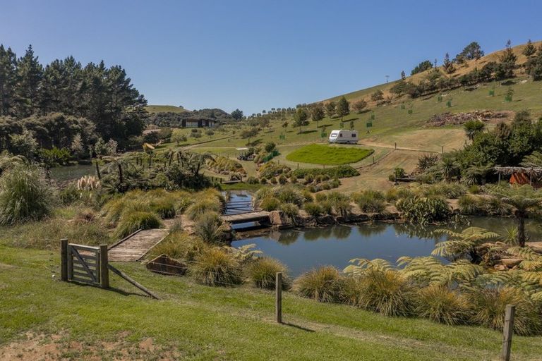 Photo of property in 40 Spikes Way, Whitianga, 3510