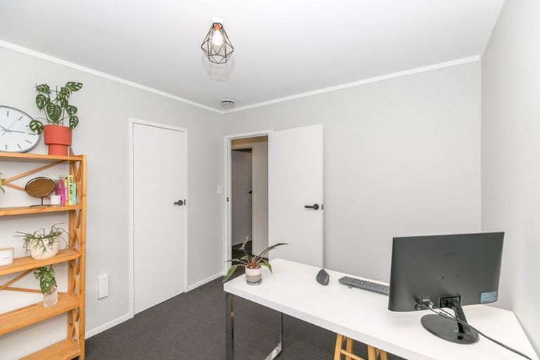 Photo of property in 11 Matipo Crescent, Pukete, Hamilton, 3200