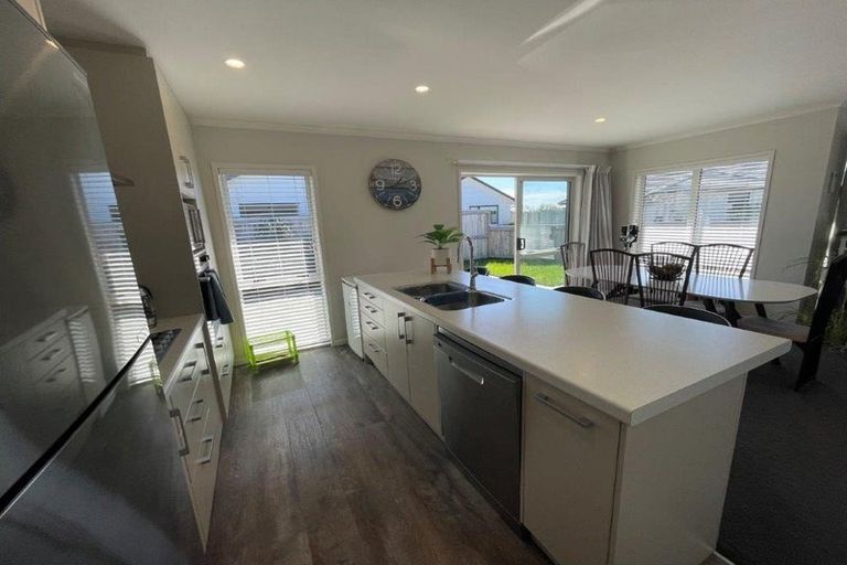 Photo of property in 25 Oka Street, Papamoa Beach, Papamoa, 3118