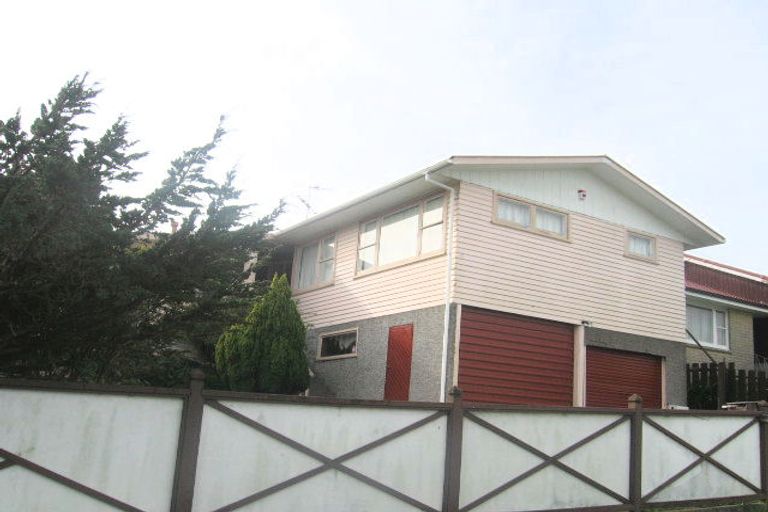 Photo of property in 52 Oakleigh Street, Maungaraki, Lower Hutt, 5010
