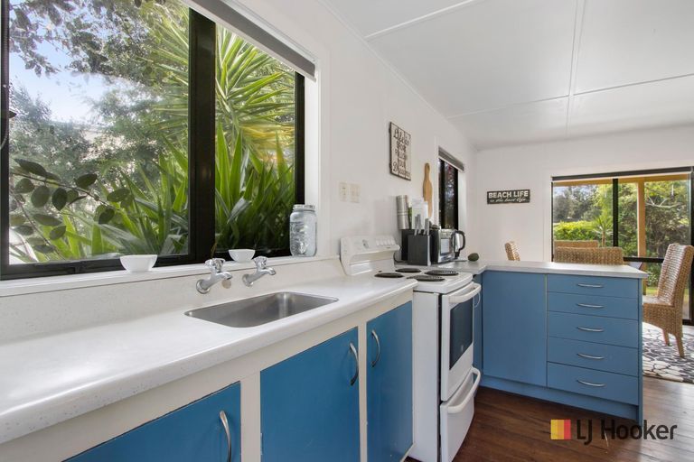 Photo of property in 50 Hillview Road, Waihi Beach, 3611