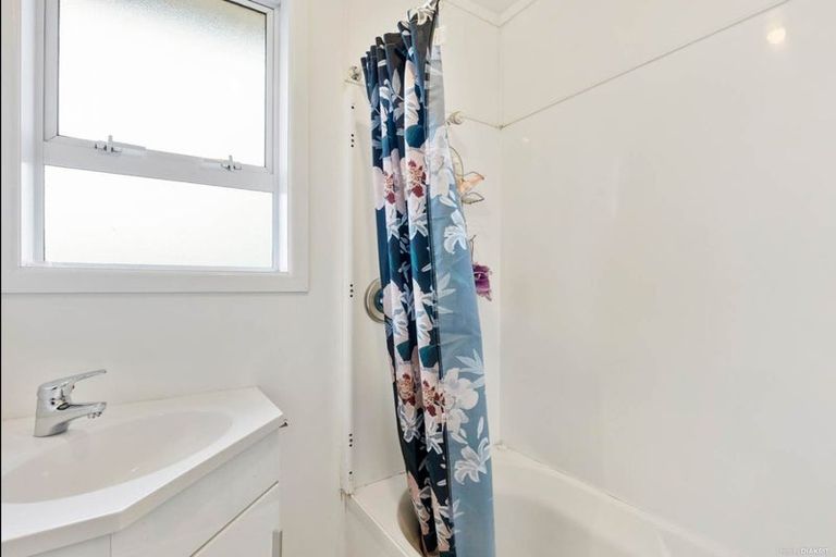 Photo of property in 42 Arimu Road, Papakura, 2110