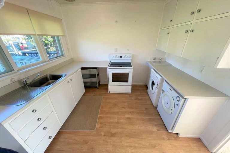 Photo of property in 1/4a Corrella Road, Belmont, Auckland, 0622