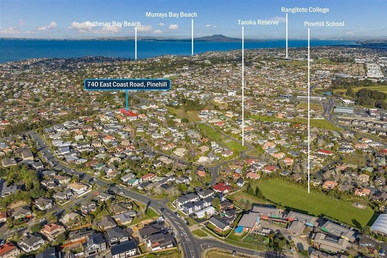 Photo of property in 740 East Coast Road, Pinehill, Auckland, 0632