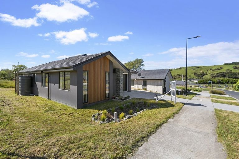 Photo of property in 10 Mahi Road, Helensville, 0800
