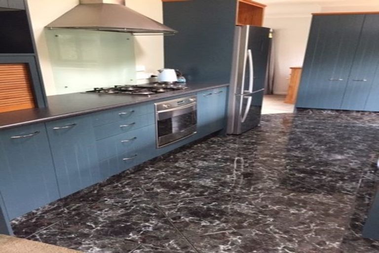 Photo of property in 5 Regent Drive, Paraparaumu Beach, Paraparaumu, 5032