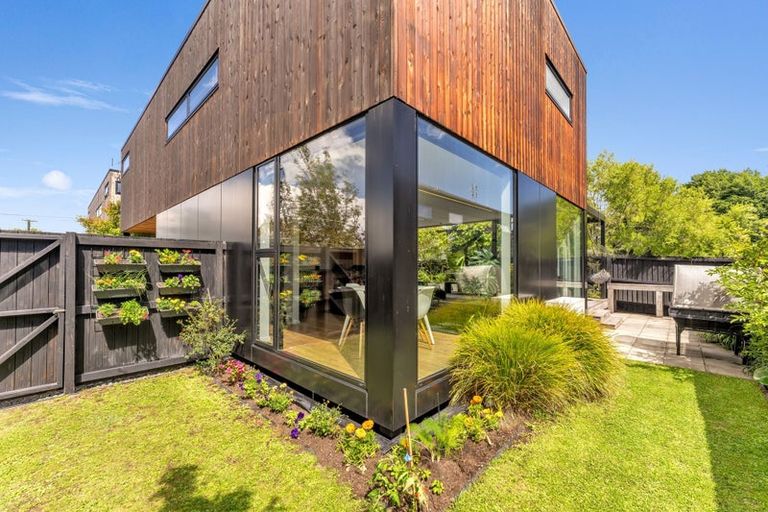 Photo of property in 53a Edward Avenue, Edgeware, Christchurch, 8013