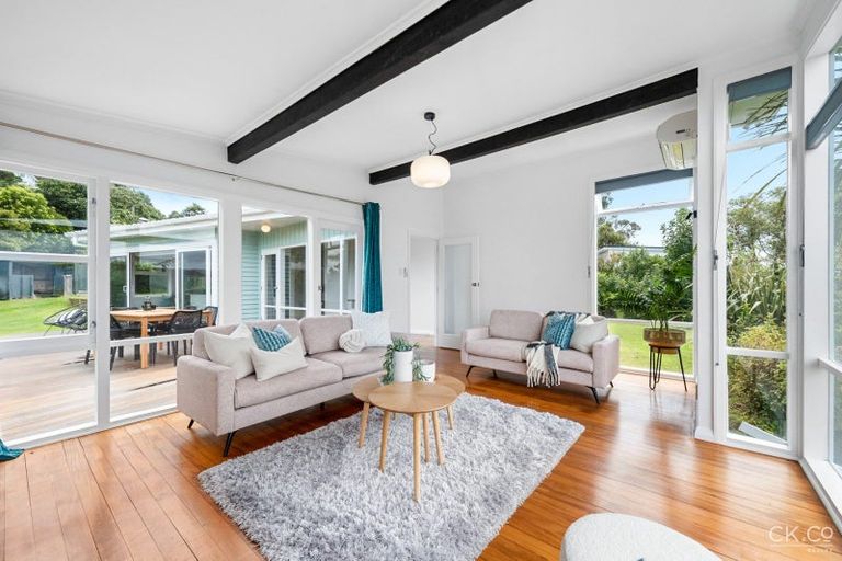 Photo of property in 34 Miromiro Road, Normandale, Lower Hutt, 5010