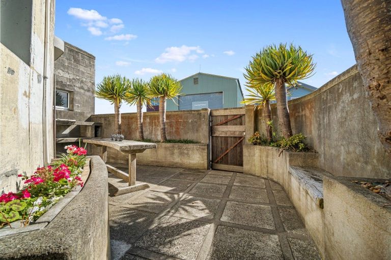 Photo of property in 88 Wallis Street, Raglan, 3225