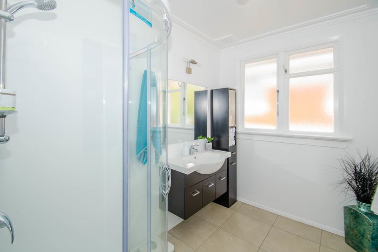 Photo of property in 6a Scotland Terrace, Green Island, Dunedin, 9018
