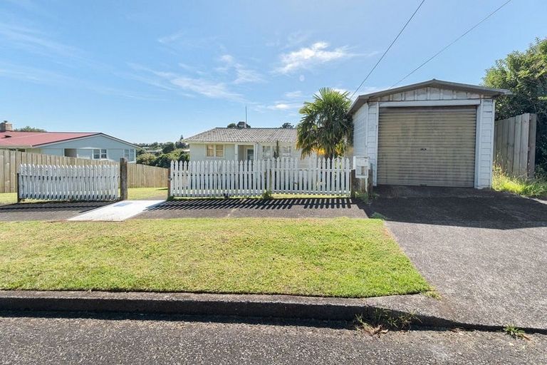 Photo of property in 66 Banks Street, Marfell, New Plymouth, 4310