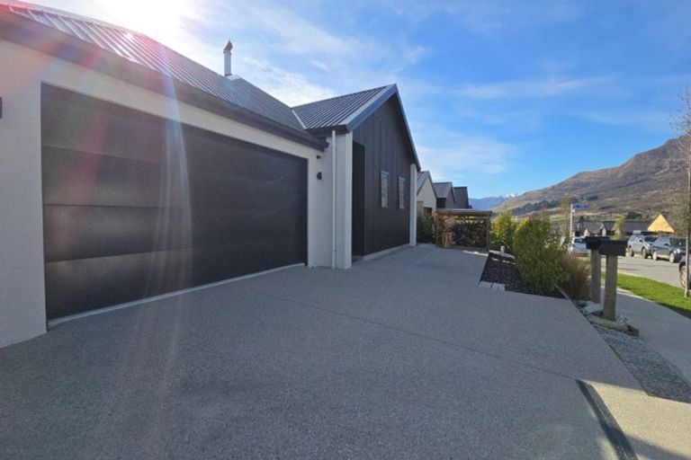 Photo of property in 40 Spur Ridge Rise, Jacks Point, 9371