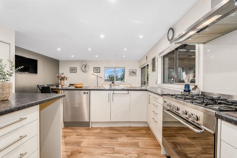 Photo of property in 121 Te Puia Drive, Aotea, Porirua, 5024