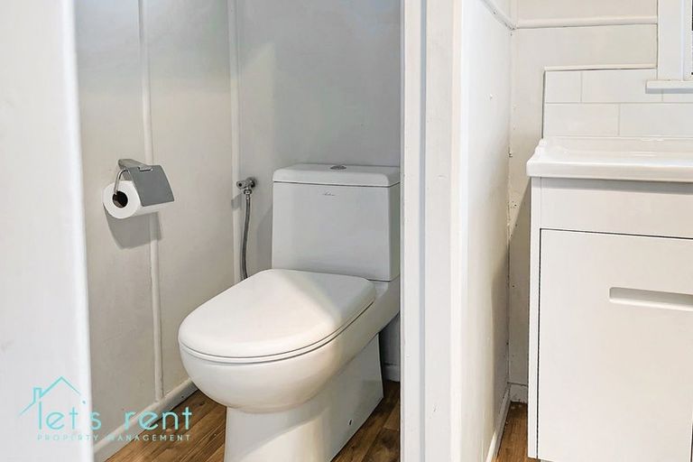 Photo of property in 52 Rosella Road, Mangere East, Auckland, 2024