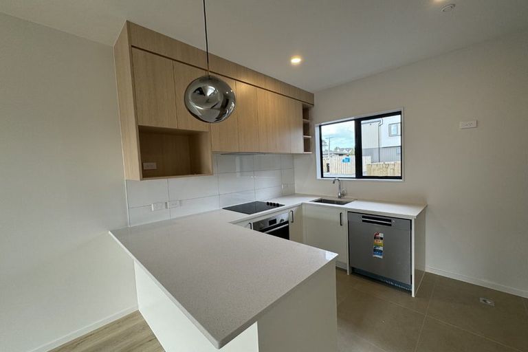Photo of property in 61 Paetai Lane, Te Atatu Peninsula, 0610