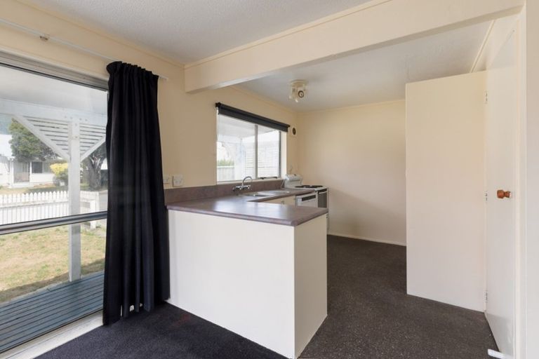 Photo of property in 27 Awamutu Grove, Waiwhetu, Lower Hutt, 5010
