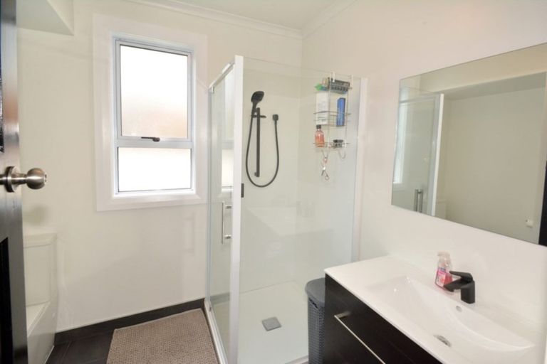 Photo of property in 121 Kaikorai Valley Road, Glenross, Dunedin, 9011