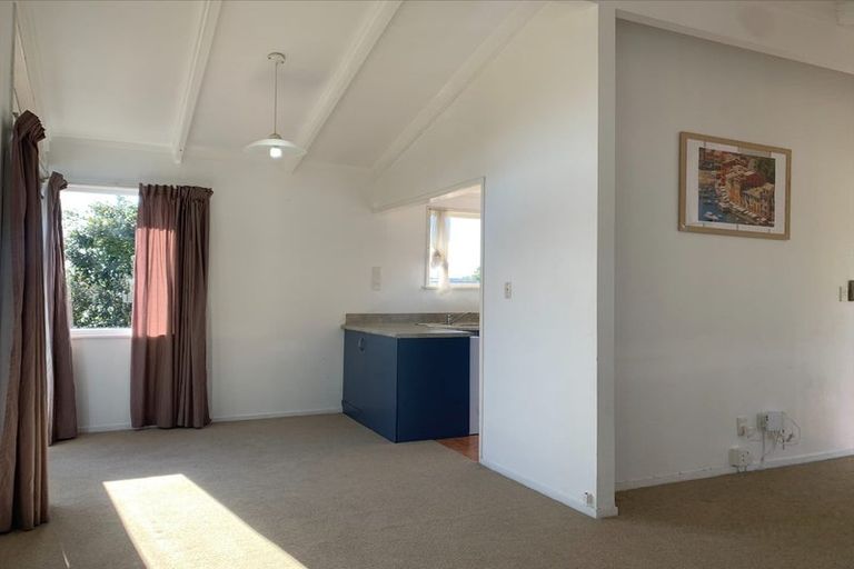 Photo of property in 24 Tamahere Drive, Glenfield, Auckland, 0629
