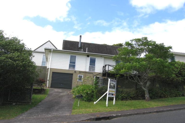 Photo of property in 1/11 Simon Ellice Drive, Bayview, Auckland, 0629