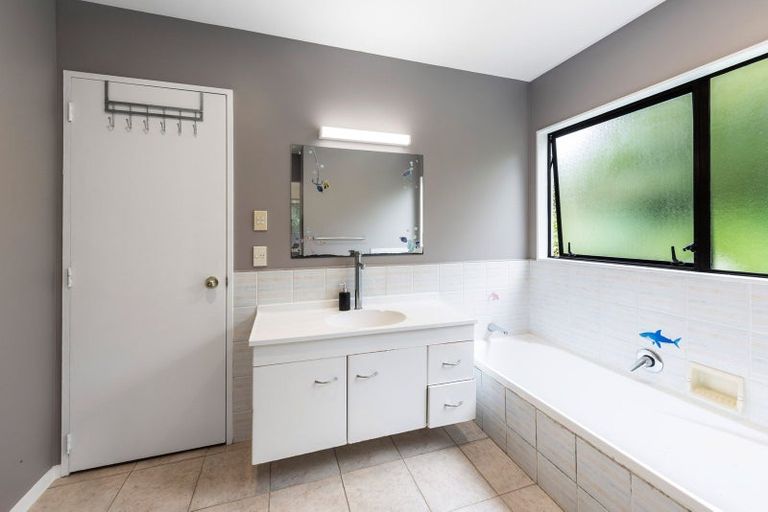 Photo of property in 446f West Coast Road, Glen Eden, Auckland, 0602