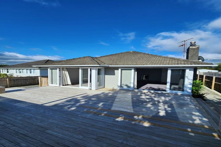 Photo of property in 16 Robertson Street, Elderslea, Upper Hutt, 5018
