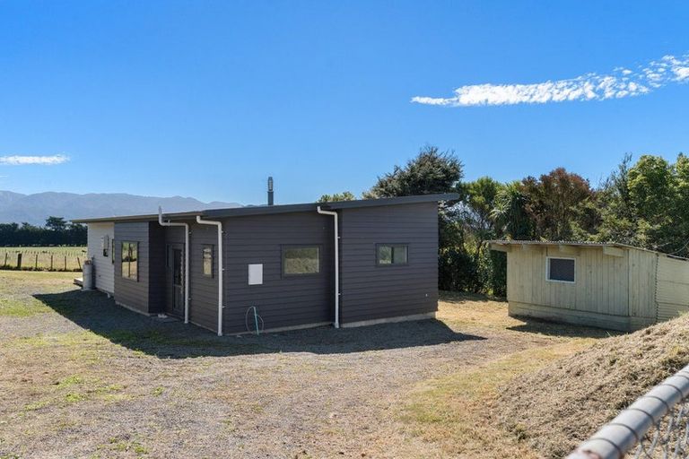 Photo of property in 2766 Lake Ferry Road, Pirinoa, 5772