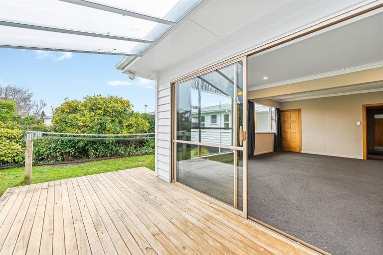Photo of property in 15 Swansea Street, Hokowhitu, Palmerston North, 4410