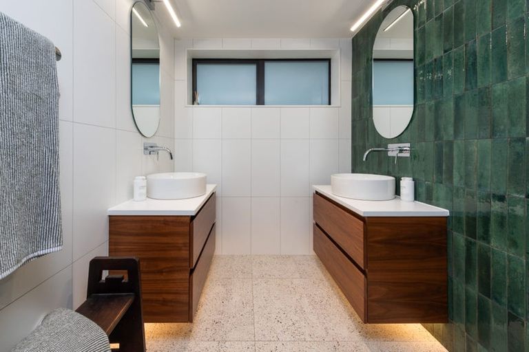 Photo of property in 50 Castor Bay Road, Castor Bay, Auckland, 0620