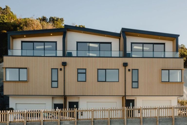 Photo of property in 119 Tiketike Way, Brooklyn, Wellington, 6021